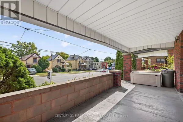 London East (east G), ON N5W3B2,1230 DUNDAS STREET