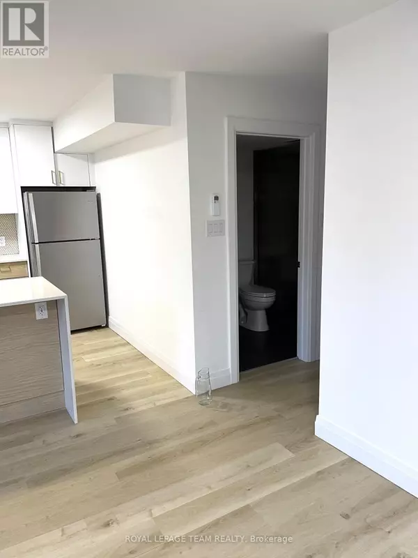 Ottawa, ON K1Z5M9,503 ATHLONE AVENUE