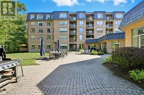 8111 Forest Glen DR #524, Niagara Falls (mt. Carmel), ON L2H2Y7