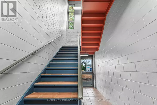 St. Catharines (e. Chester), ON L2R3E8,243 Church ST #208