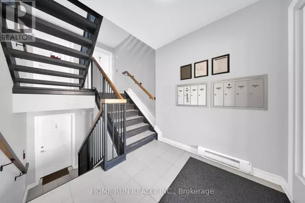 Ottawa, ON K2G6X2,50 Barnstone DR #6
