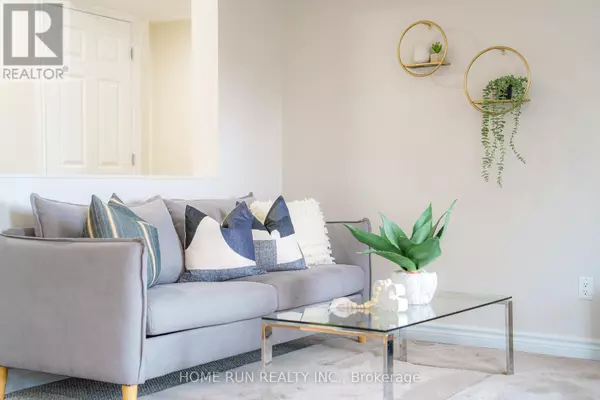 Ottawa, ON K2G6X2,50 Barnstone DR #6