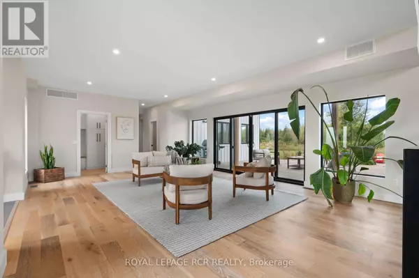 Mono, ON L9W5N4,595130 BLIND LINE