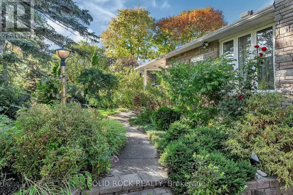 Ottawa, ON K2A0Y6,471 TILLBURY AVENUE