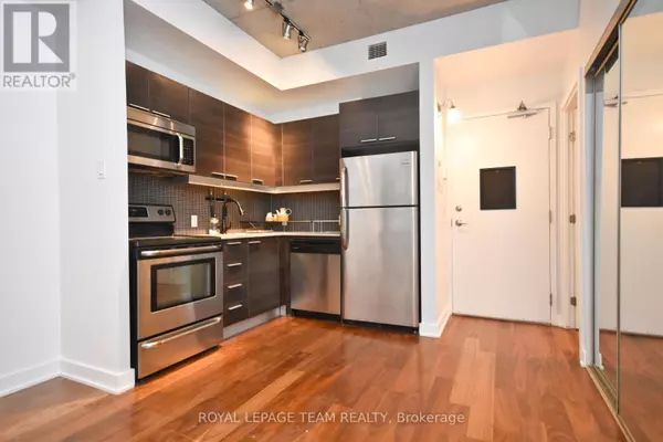 Ottawa, ON K2P0R4,354 Gladstone AVE #211