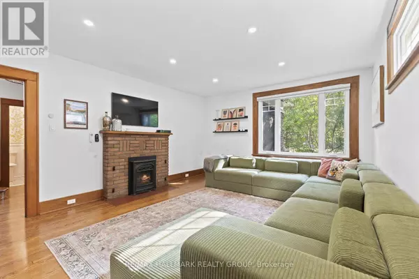 Ottawa, ON K1S2B7,321 CLEMOW AVENUE