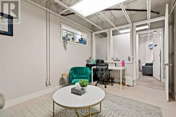 Pelham (fonthill), ON L0S1E0,1440 Pelham ST #B3W