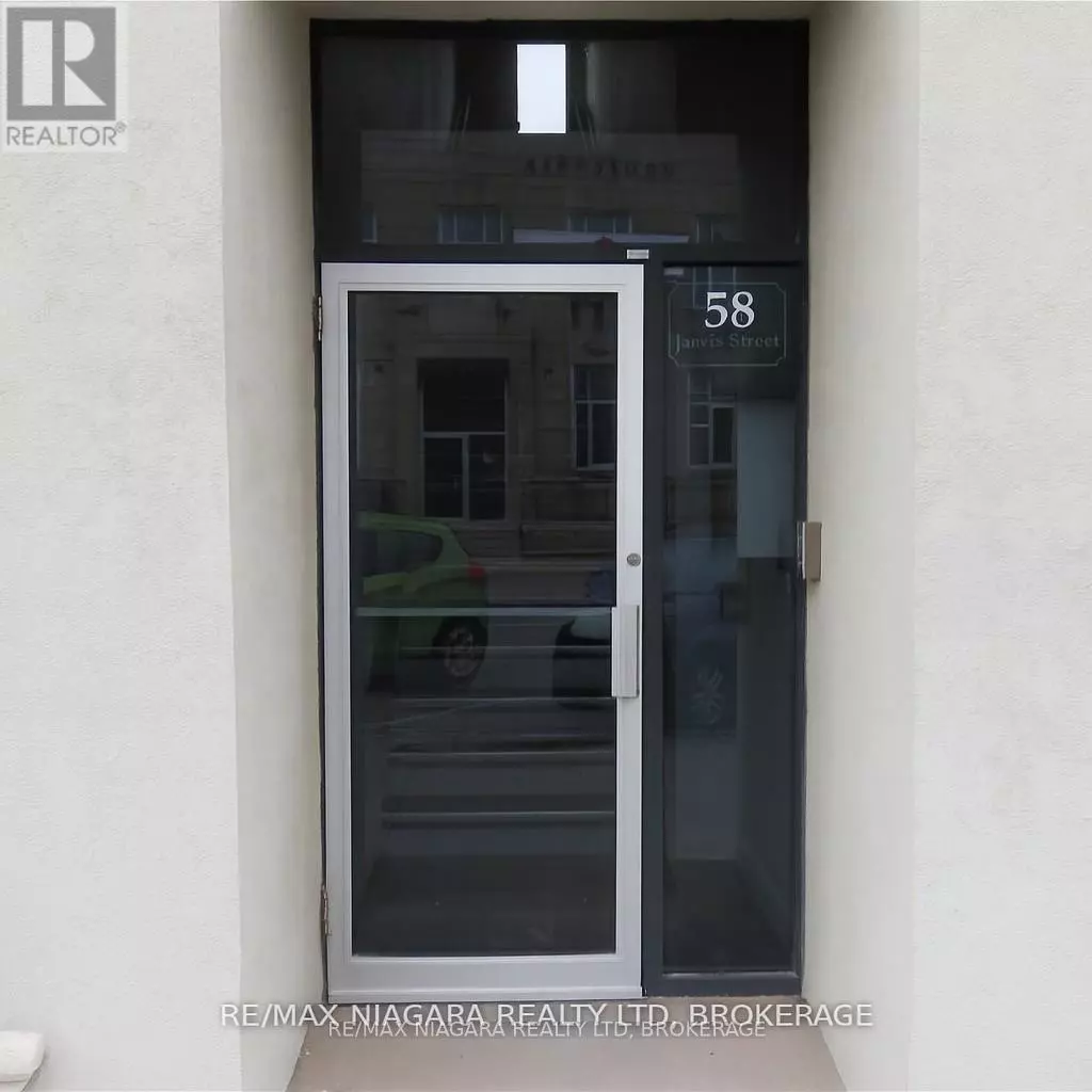 Fort Erie (central), ON L2A2S4,58 JARVIS ST #203