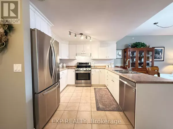 Centre Wellington (elora/salem), ON N0B1S0,20 Station SQ #103