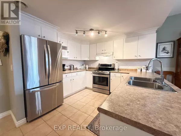 Centre Wellington (elora/salem), ON N0B1S0,20 Station SQ #103