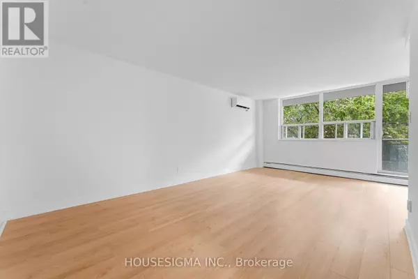 Niagara Falls (stamford), ON L2J3G5,6400 Huggins ST #305