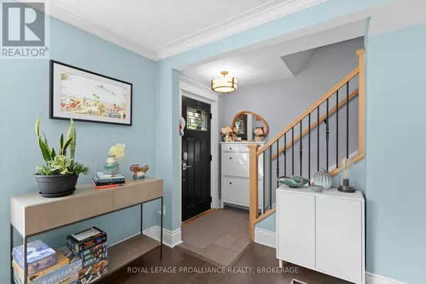Kingston (central City East), ON K7L4A3,7 TORONTO STREET