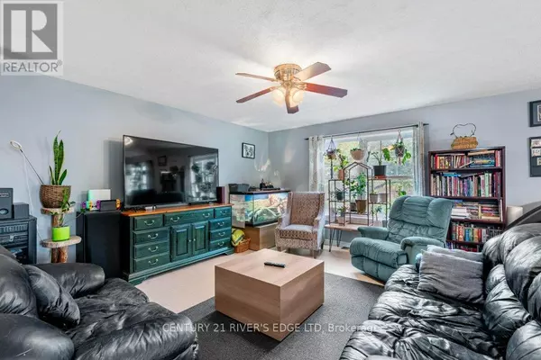 Prescott, ON K0E1T0,445 RAILWAY AVENUE