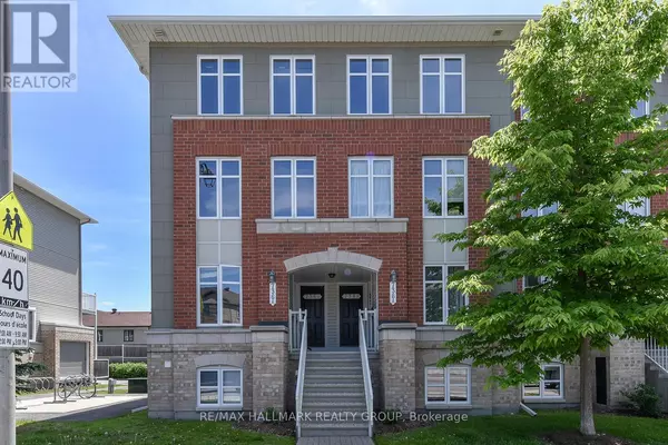 736B CHAPMAN MILLS DRIVE, Ottawa, ON K2J3V2