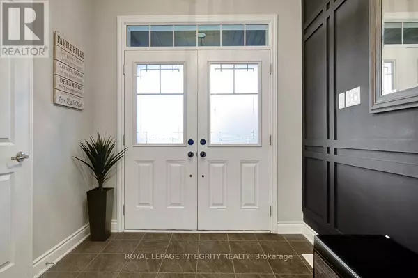 Ottawa, ON K2S0X8,547 PARADE DRIVE