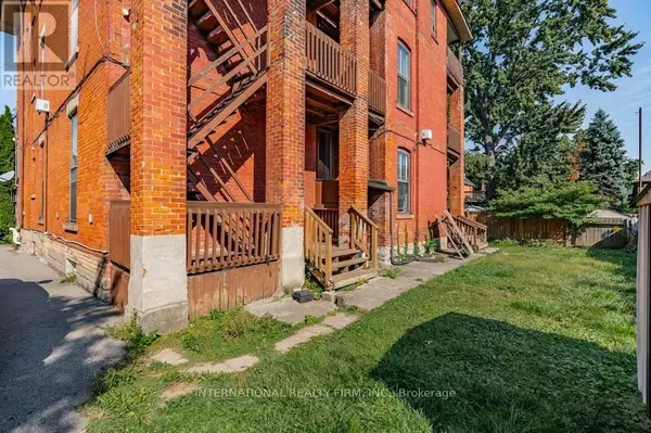 Hamilton (stinson), ON L8N2X1,67 ONTARIO AVENUE