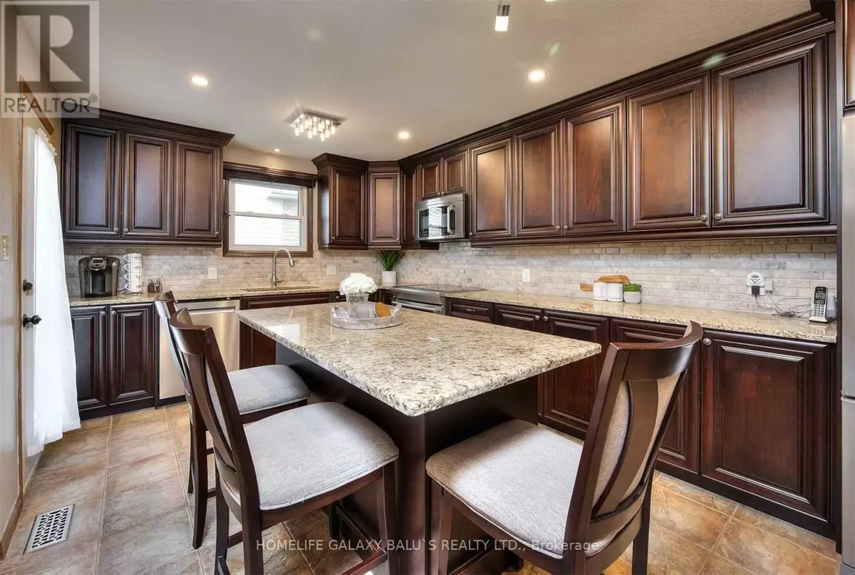 Kitchener, ON N2N3C6,3 CORA DRIVE