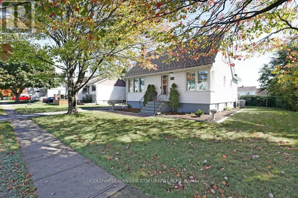 South Dundas, ON K0E1K0,12 MAPLE AVENUE
