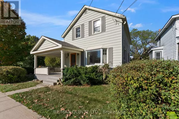 Prince Edward County (picton Ward), ON K0K2T0,22 MAPLE AVENUE