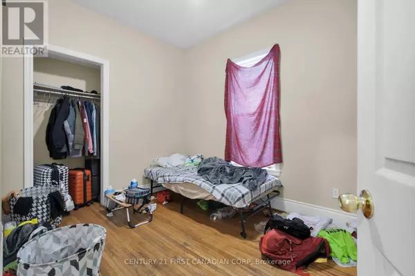 London East (east B), ON N5Y3J1,578 OXFORD STREET