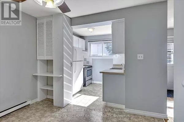 Peterborough (ashburnham Ward 4), ON K9J7V7,996 Sydenham RD ##67