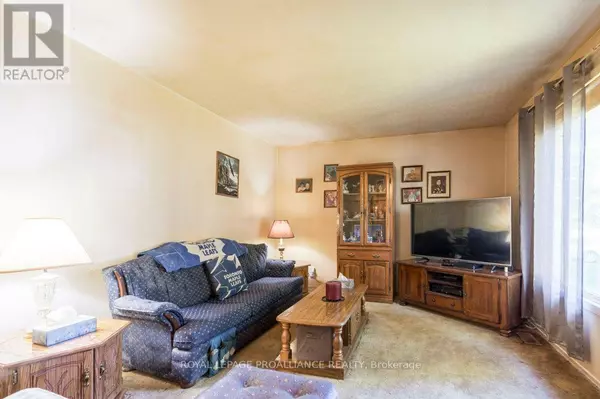 Belleville (belleville Ward), ON K8P4M1,69 THORNCLIFFE DRIVE