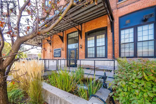 Cambridge, ON N1S0B2,24 Cedar ST #101