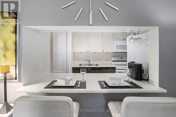 Ottawa, ON K1K0R8,270 Brittany DR #207