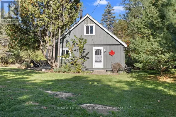 Rideau Lakes, ON K0G1V0,402 MP4 ROAD