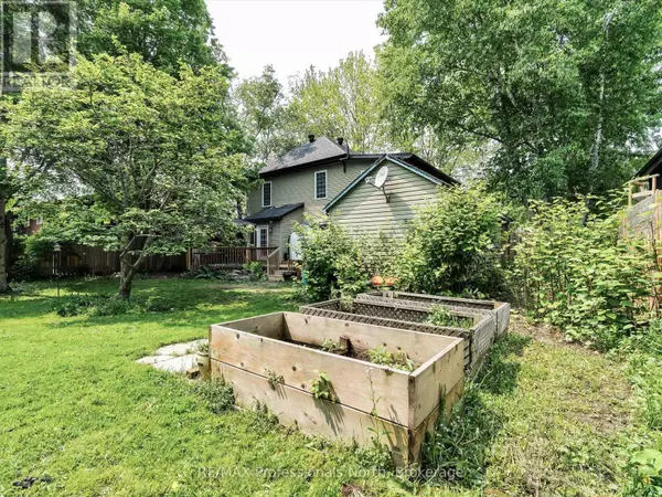 Bracebridge (macaulay), ON P1L1J2,74 TAYLOR ROAD