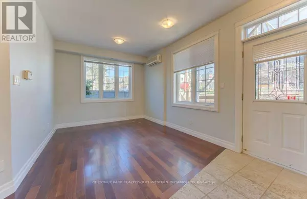 Kitchener, ON N2G2L9,555 KING STREET E