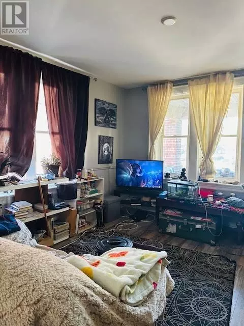 Cornwall, ON K6H2H7,31-35 FOURTH STREET E