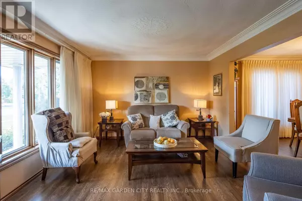 Thorold (confederation Heights), ON L2V4C7,14 TUPPER DRIVE