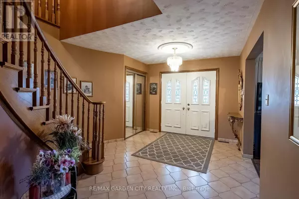 Thorold (confederation Heights), ON L2V4C7,14 TUPPER DRIVE