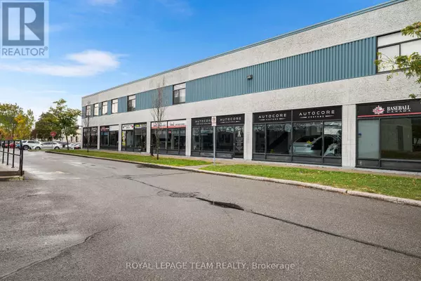 Ottawa, ON K1B5N1,2212 Gladwin CRES #A5/A6