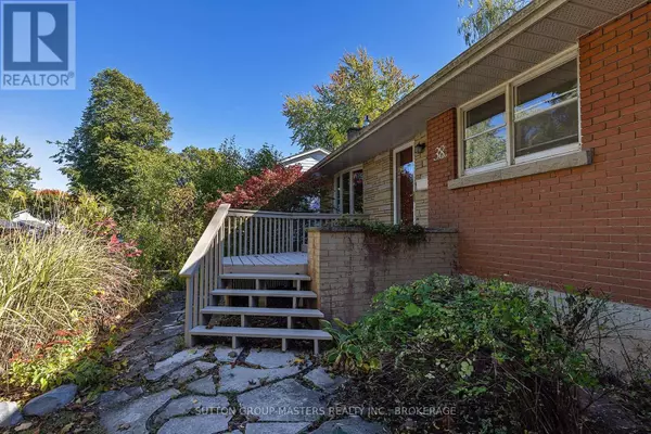 Kingston (central City West), ON K7M2P3,38 WATTS CRESCENT