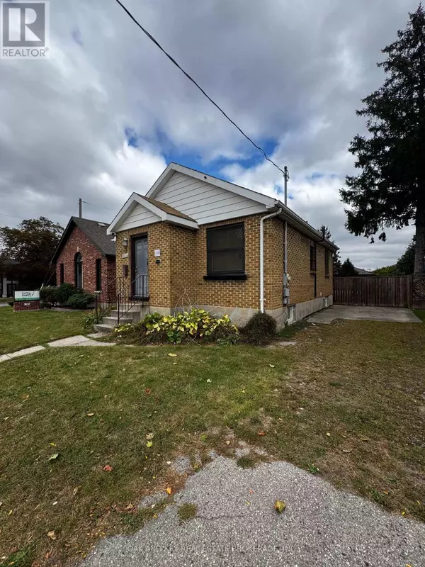 London East (east C), ON N5Y2M5,900 ADELAIDE STREET N