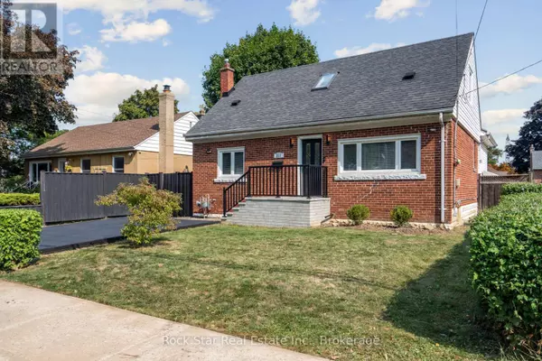 Hamilton (rosedale), ON L8K4N6,211 ROSEDALE AVENUE