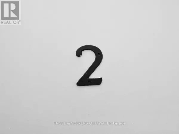 Ottawa, ON K1S2J7,79 THIRD AVE #2