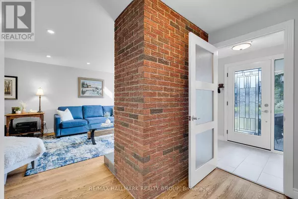 Ottawa, ON K2H7J5,118 QUEENSLINE DRIVE