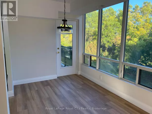 Guelph (junction/onward Willow), ON N1H8H4,105 Bagot ST #301