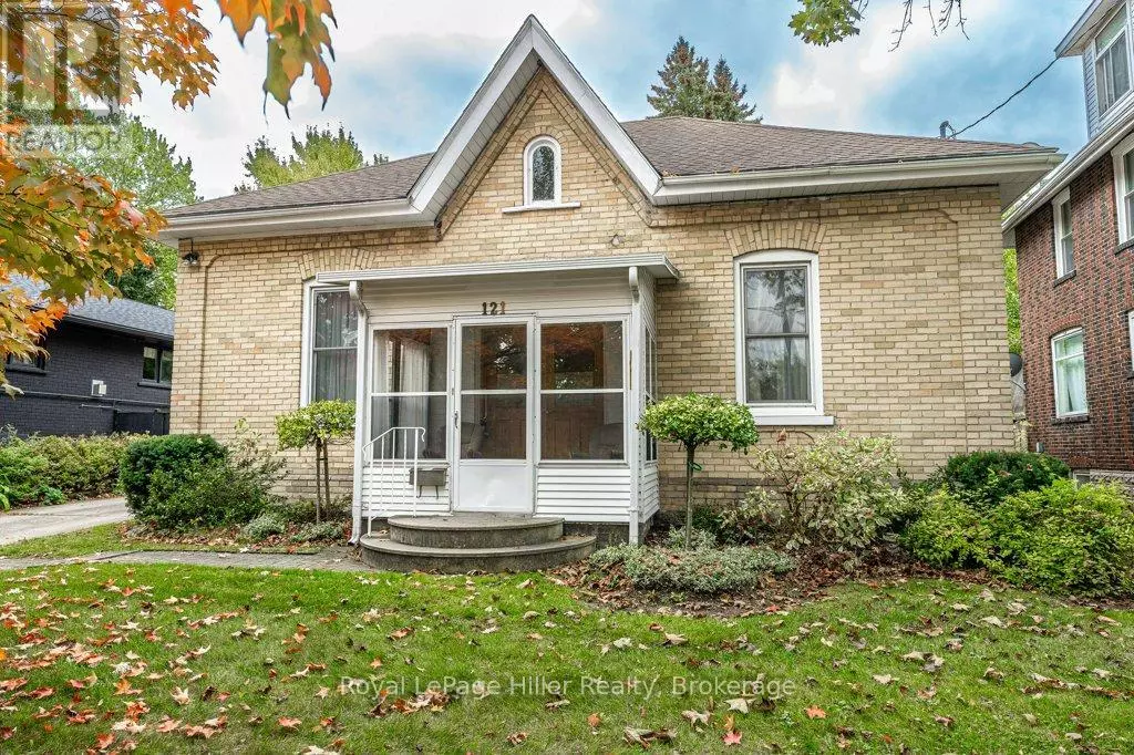 Stratford, ON N5A3C3,121 WATER STREET