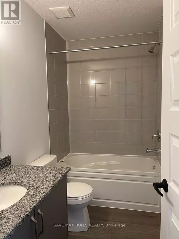 Waterloo, ON N2J1A4,99 Roger ST #0005