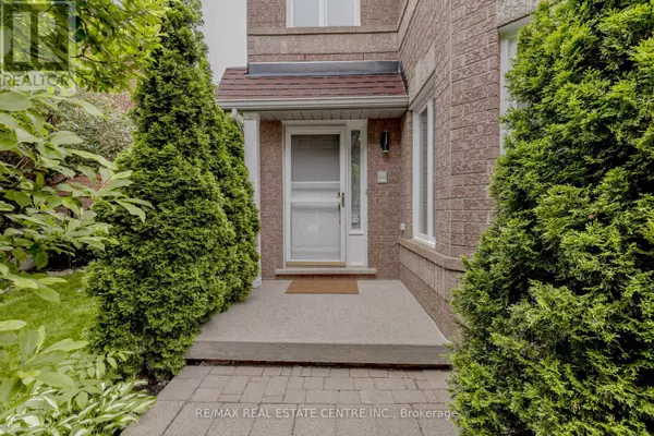 Hamilton (waterdown), ON L8B0N5,33 STRATHROY CRESCENT