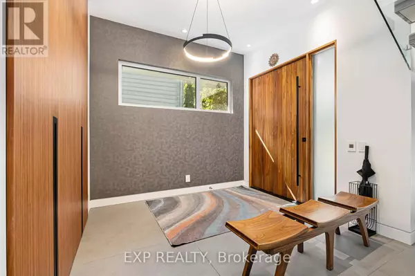 Ottawa, ON K2A0E5,608 BYRON AVENUE