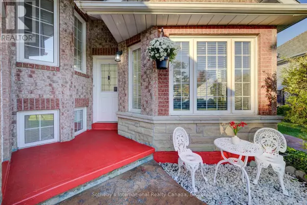 Welland (n. Welland), ON L3C7H6,147 ST. LAWRENCE DRIVE