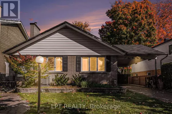 1517 CAVERLEY STREET, Ottawa, ON K1G0X9