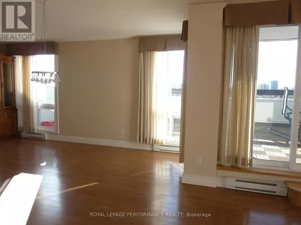 Ottawa, ON K1L8E7,PENTHOUSE 2 - 158C MCARTHUR AVENUE