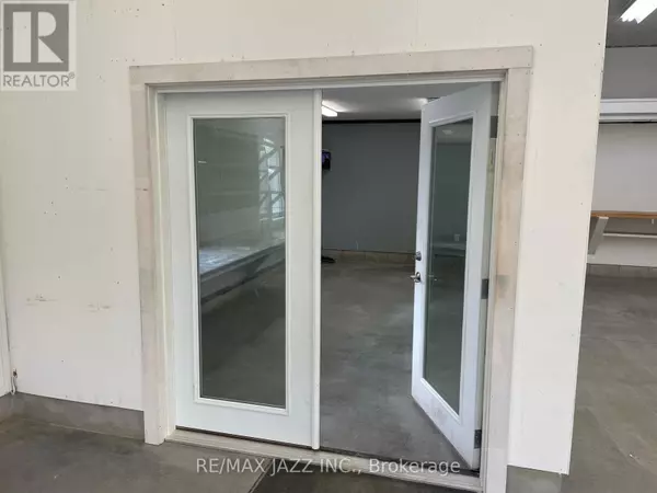 Kawartha Lakes (fenelon), ON K0M1N0,11 Wychwood CRES #1