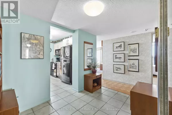 Ottawa, ON K1L8K8,200 Lafontaine AVE #1610